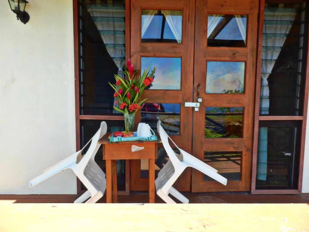 Taufua Beach Fales Lalomanu Habitación foto