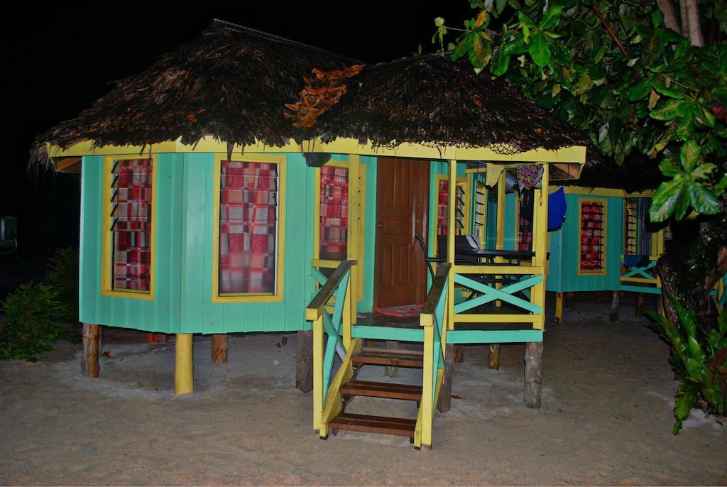 Taufua Beach Fales Lalomanu Habitación foto